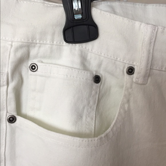 NWT white skinny jeans with zipper ankle - Picture 3 of 8